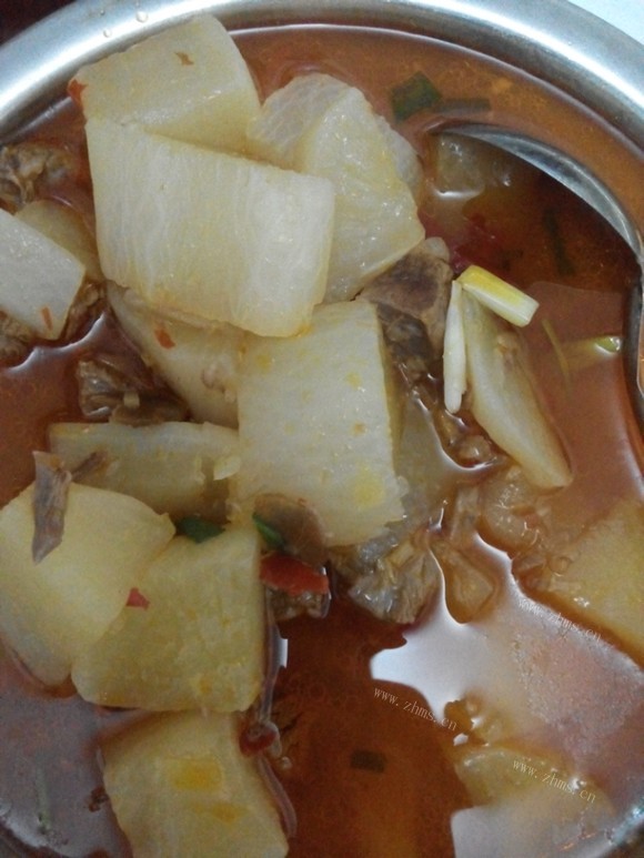色味俱佳的萝卜炖牛肉