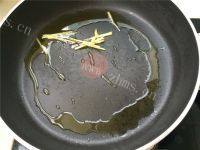 家常菜青蒜炒腊肉做法图解8)