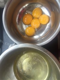口感丰富的黄桃慕斯蛋糕做法图解1)