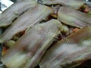 开胃咸肉烤大虾做法图解3)