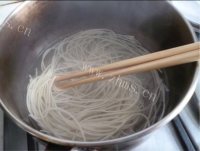 美味的挂面煎饼做法图解2)