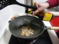 杏鲍菇炒腊肉自制做法图解6)