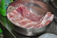 好吃的拆骨肉焖栗子做法图解1)