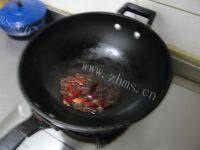 美味的麻辣鸡脖做法图解3)