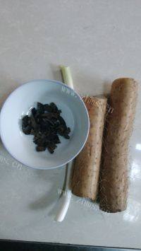 家常的醋溜山药做法图解1)
