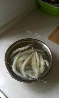 好喝的银鱼豆皮汤做法图解1)