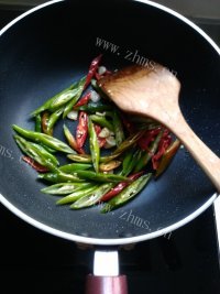 喷香的辣炒鸡心做法图解7)