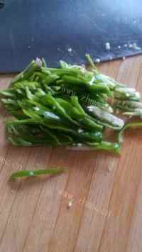 家常菜杏鲍菇炒肉丝做法图解4)