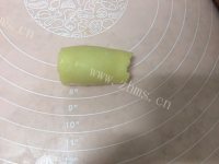 苏式蛋黄肉松月饼做法图解10)