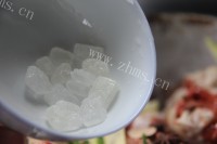 美味的腐乳猪蹄做法图解13)