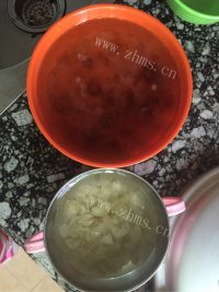 滋养桃胶皂角银耳羹做法图解1)