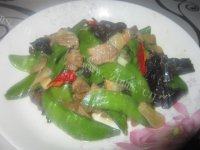 味道不错的荷兰豆炒肉片