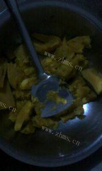甘脆的南瓜花卷做法图解3)