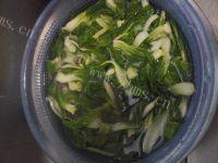 家常菜青菜炒木耳做法图解4)