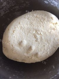 美味的发面圆白菜锅烙做法图解2)