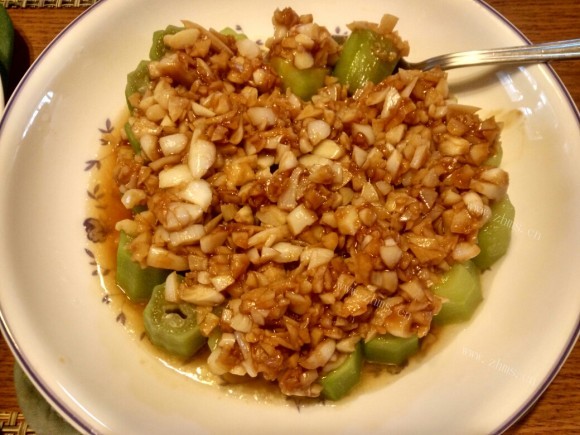 可口的蒜蓉蒸丝瓜