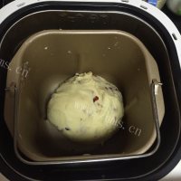 蔓越莓奶酪面包做法图解9)