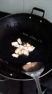 家常菜蒜苗炒肉片做法图解4)