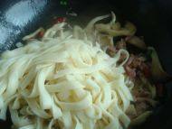 「DIY美食」炒河粉做法图解6)