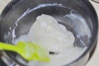 美味的柠檬酥皮蛋糕做法图解4)