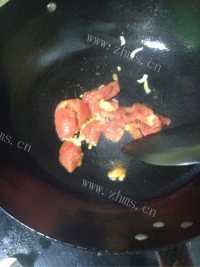 香气浓郁的西红柿鸡蛋蝴蝶面做法图解3)
