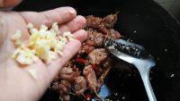 自制麻辣牙签肉做法图解13)