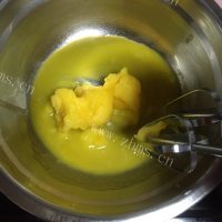 自制瓜子奶黄馅冰皮月饼做法图解10)