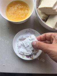 自制茄汁锅塌豆腐做法图解2)