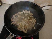 美美厨房之杏鲍菇炒肉做法图解4)
