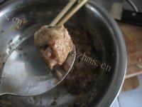 回味无穷的肉丸菠菜汤做法图解6)