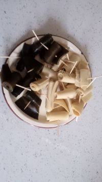 最爱的海带炖排骨做法图解1)