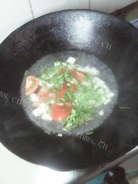 小葱番茄豆腐汤做法图解5)