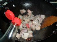 自制腐竹红烧肉做法图解7)
