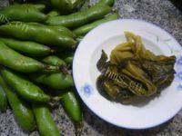 酸菜炒蚕豆做法图解1)