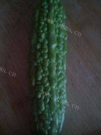 家常菜梅干菜炒苦瓜做法图解1)