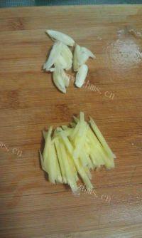 家常菜酸菜肉丝做法图解1)