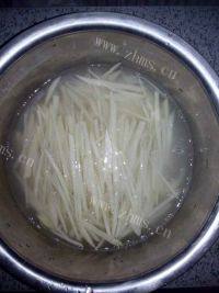 家常菜醋溜土豆丝做法图解2)