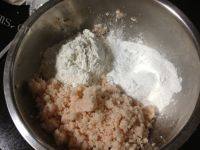 自制豆渣鸡蛋饼做法图解2)