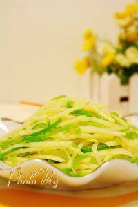 下饭的青椒炒土豆丝
