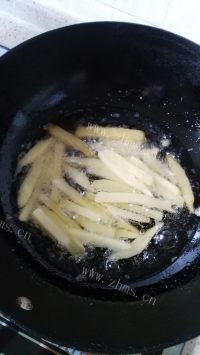 周末自制薯条做法图解5)