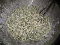 常吃不腻的蒸槐花做法图解4)