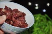 家常菜肉片炒豇豆做法图解5)