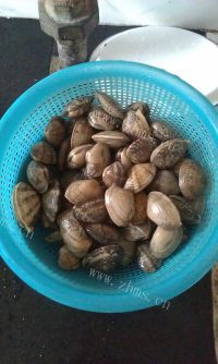 美味的炒花蛤做法图解2)