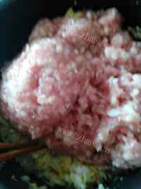 美味的白菜猪肉水饺做法图解4)