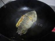 「健康美食」鲫鱼豆腐汤做法图解3)