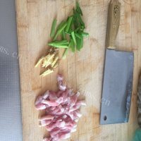 家常菜豆芽炒肉做法图解2)