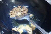 家常菜青笋木耳肉片做法图解7)