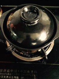 美味的腊肠煲仔饭做法图解10)