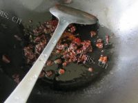 热腾腾的酱烧鸭锁骨做法图解8)