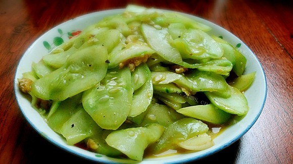 香飘十里的黄瓜炒鸡蛋